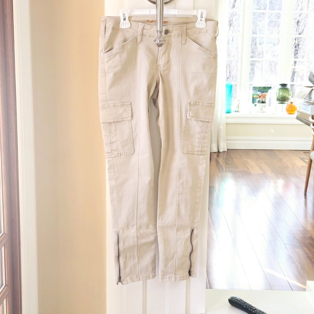 WORN Jeans brand  light tan cargo pants skinny ankle zip size 8